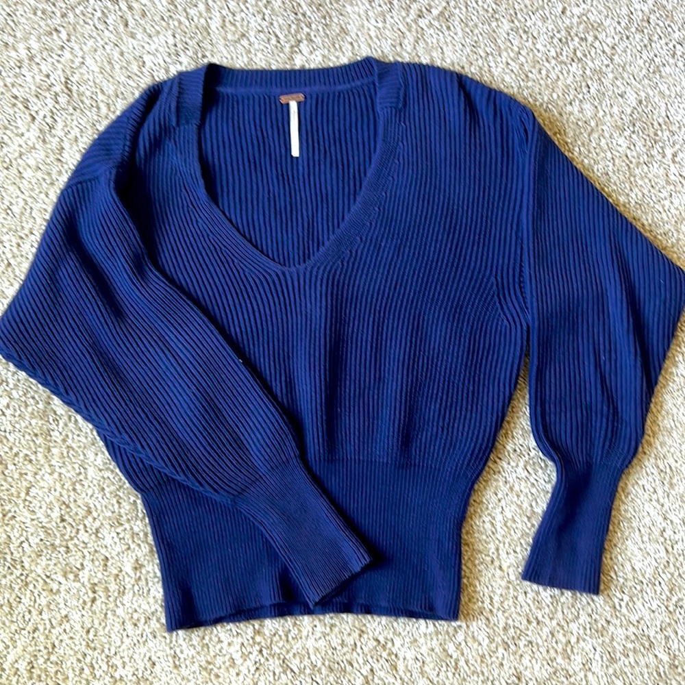 Semi-balloon fit sweater in a pretty blue (brown cobalt and navy) by Free People